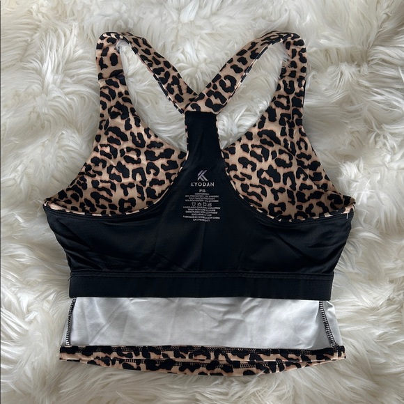 KYODAN Cheetah Sports Bra & Leggings Set - Picture 10 of 13